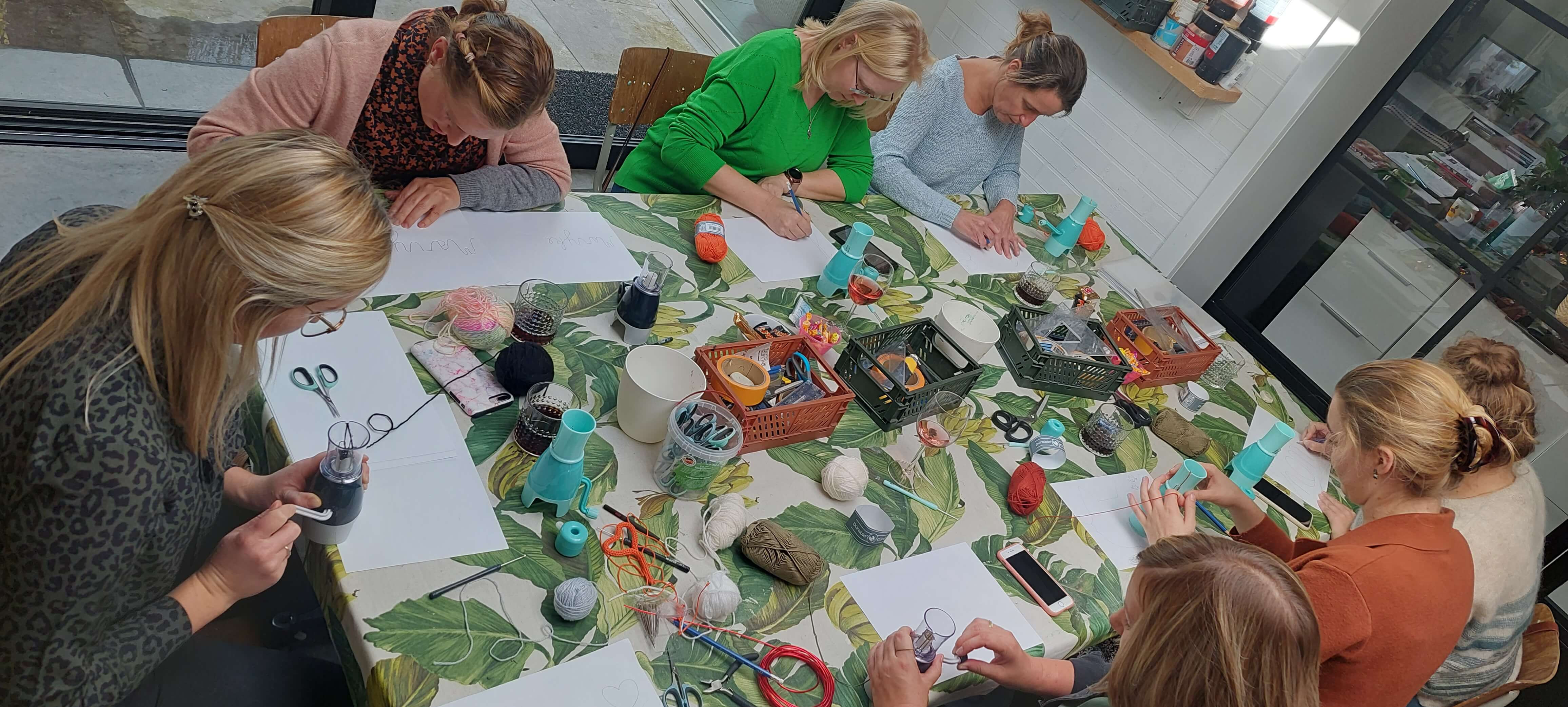 Stippen op porselein workshop - Foto